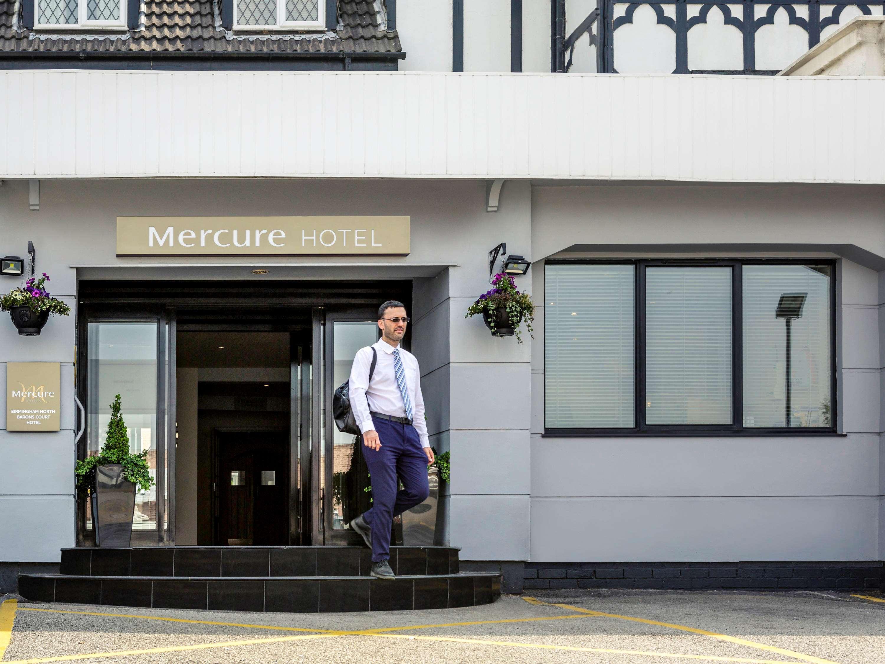 Barons Court Hotel Walsall Extérieur photo