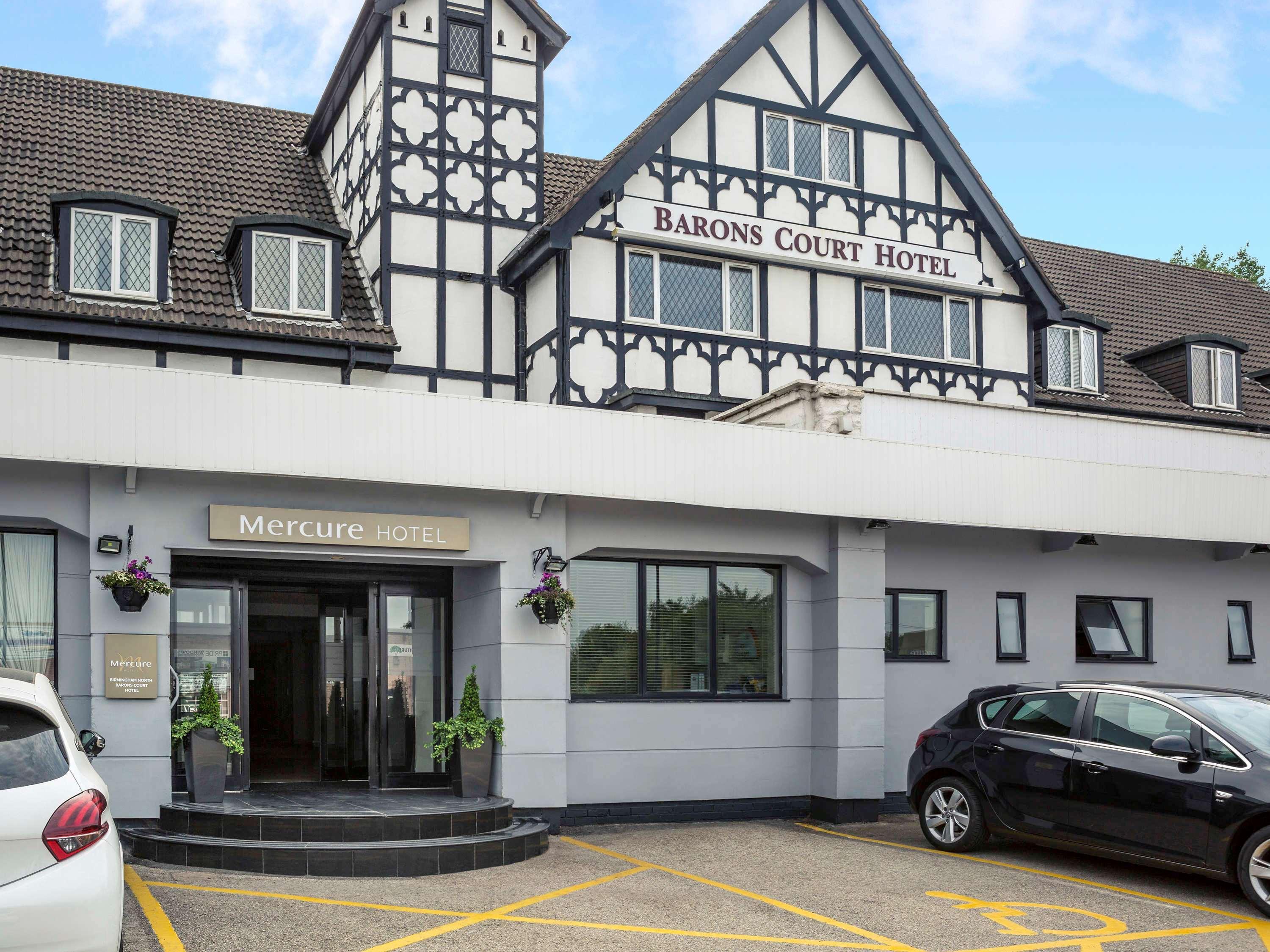 Barons Court Hotel Walsall Extérieur photo
