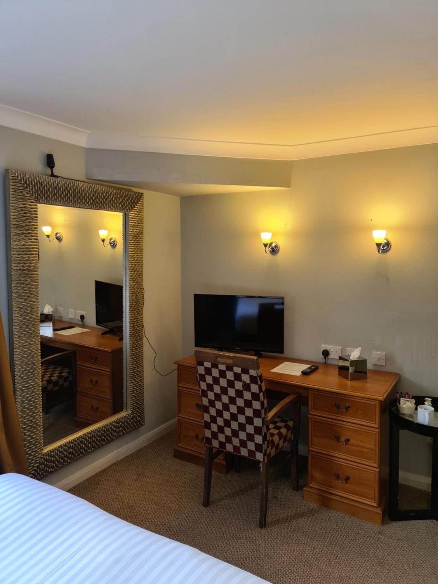 Barons Court Hotel Walsall Extérieur photo