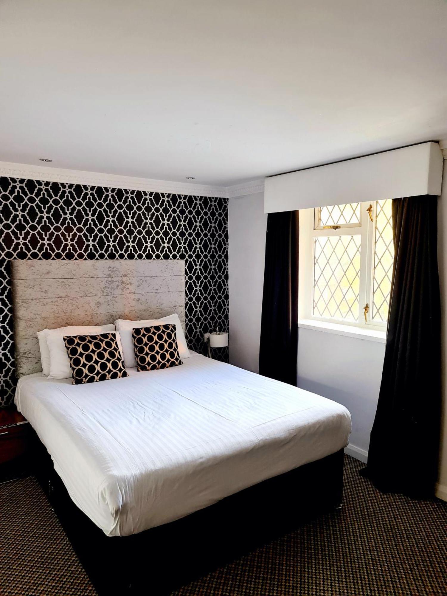 Barons Court Hotel Walsall Extérieur photo