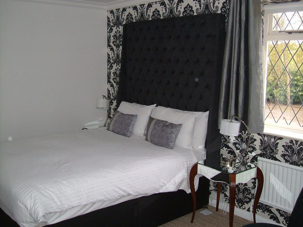 Barons Court Hotel Walsall Extérieur photo